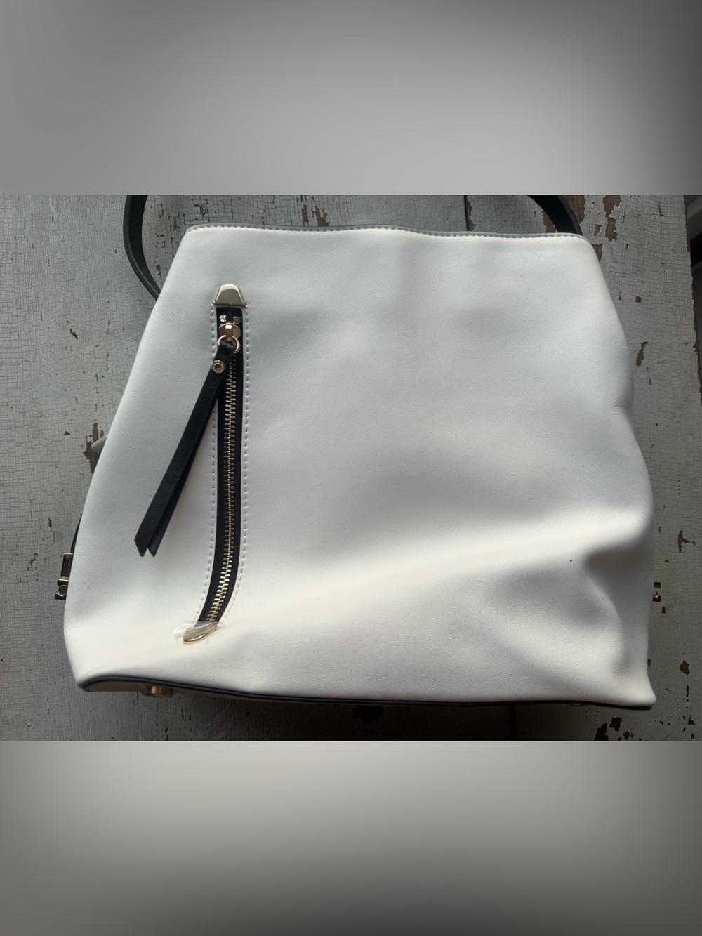 Danier Leather Shoulder Bag 🤍
